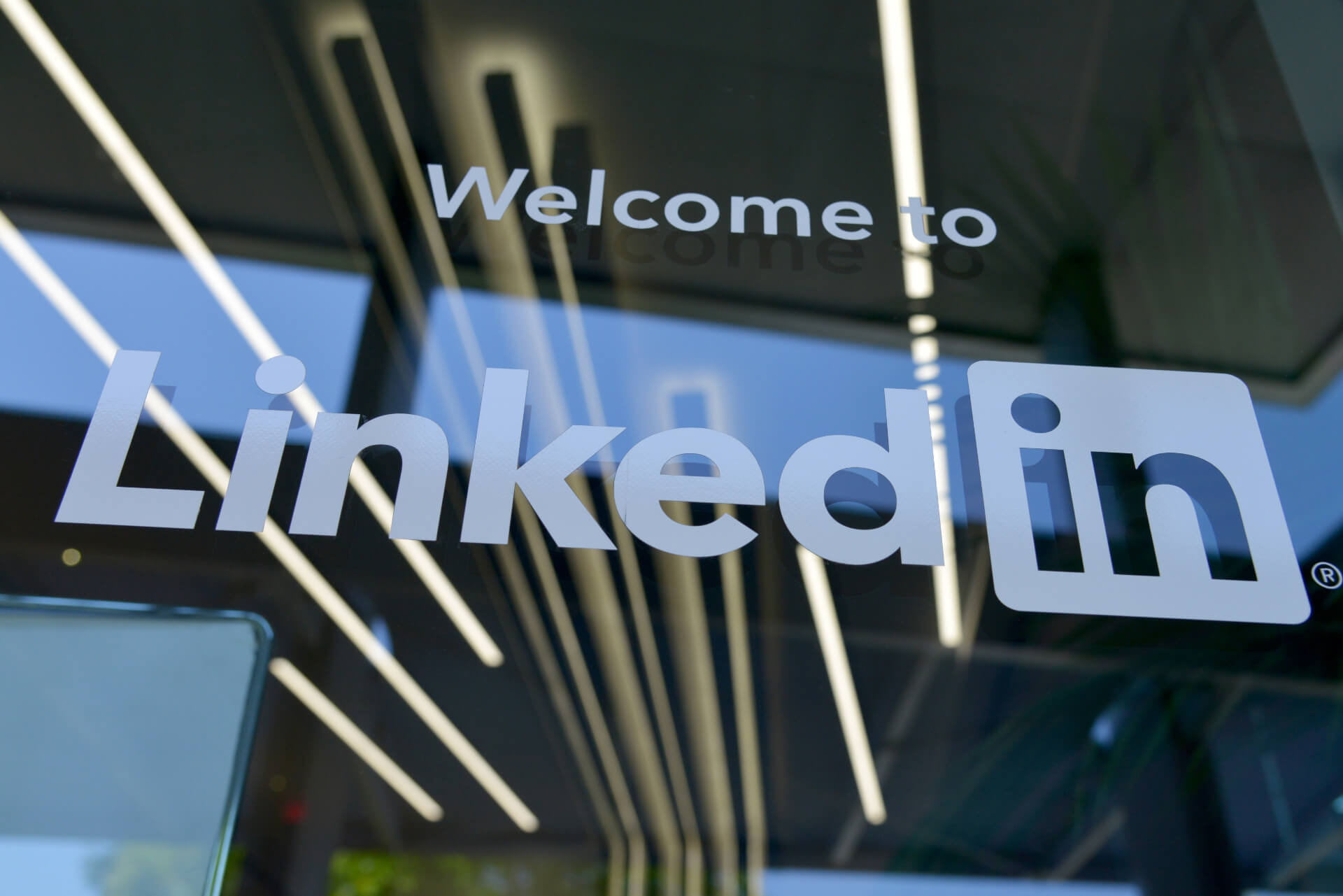 Linkedin - crédits Greg Bulla et Unsplash.com